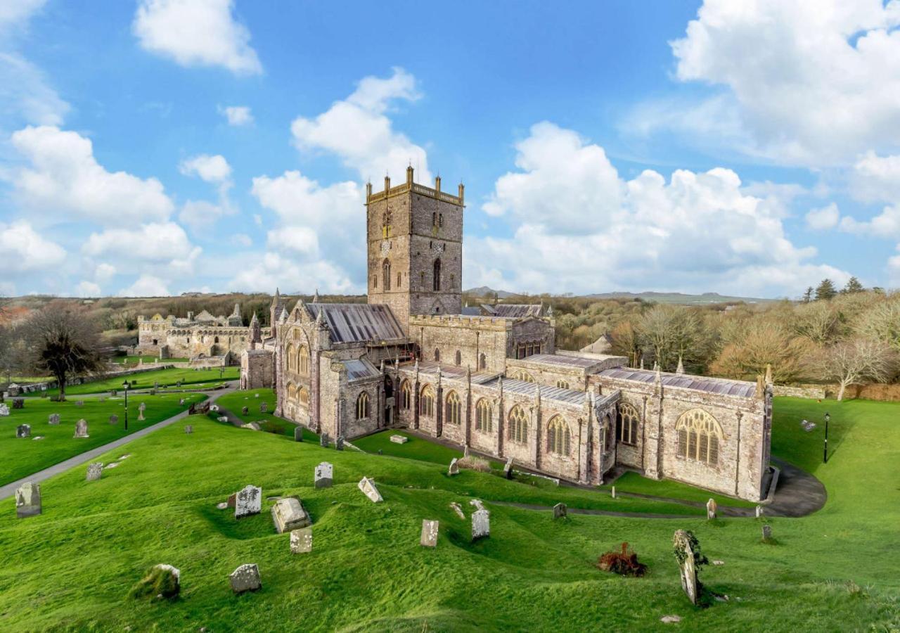 Bwthyn Clyd - St Davids Villa Eksteriør bilde